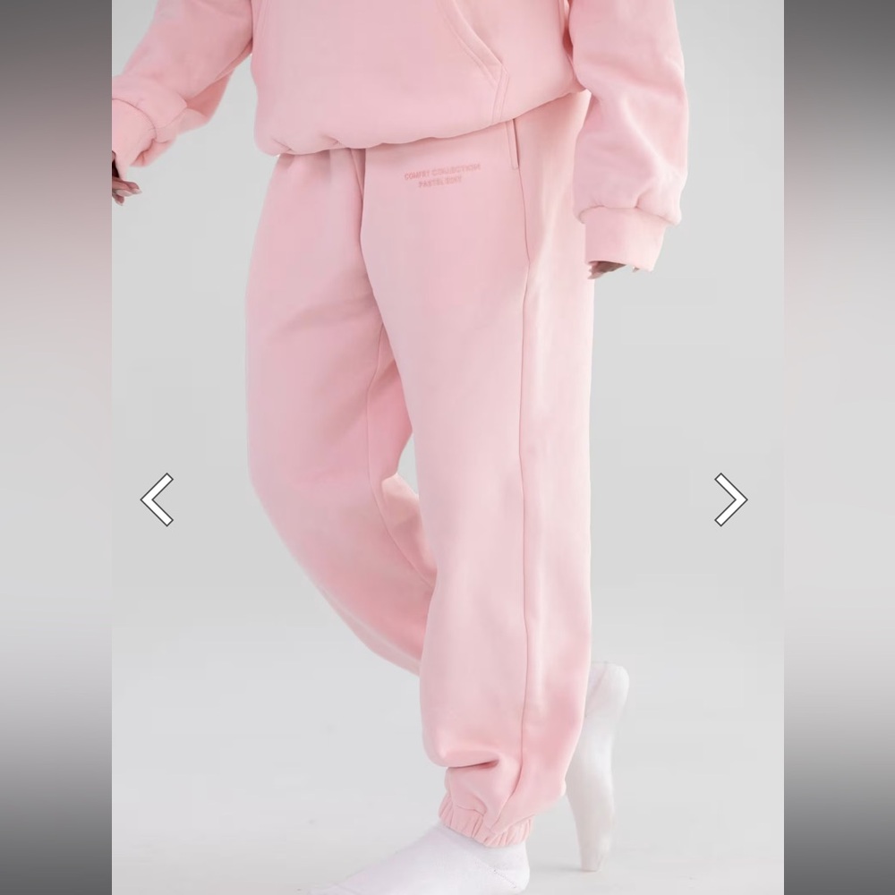 COMFRT pastel collection sweatpants in Bubblegum